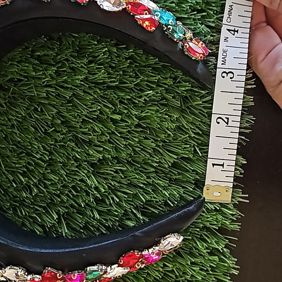 Gorgeous jeweled headband - Picture 10 of 11